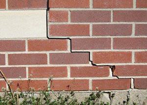 a foundation wall crack on a Gimli home.
